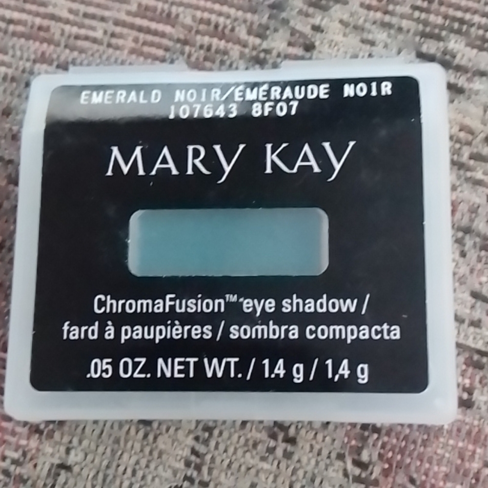 Mary Kay Emerald Noir Eyeshadow